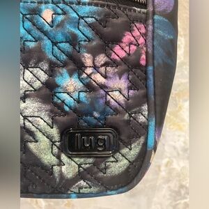 Lug Breezer cross body purse. Bag. Floral. NWOT.